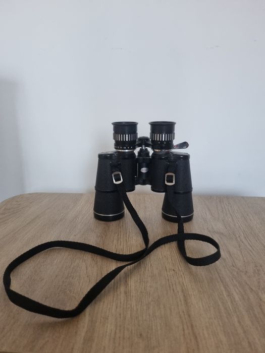 Binoclu pentru eșirile in natură.