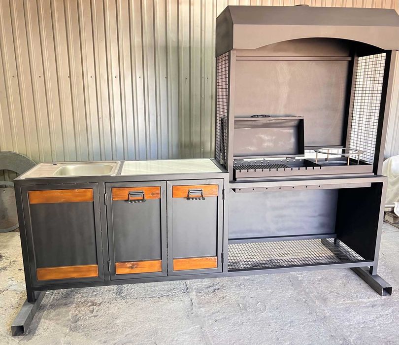 Grătar multifuncțional din metal