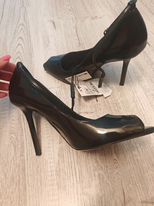 Pantofi lac Zara