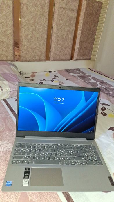 Noutbook satiladi IdeaPad3 256Gb