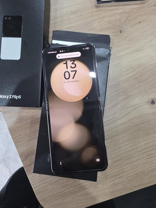Samaung Galaxy Z Flip 5