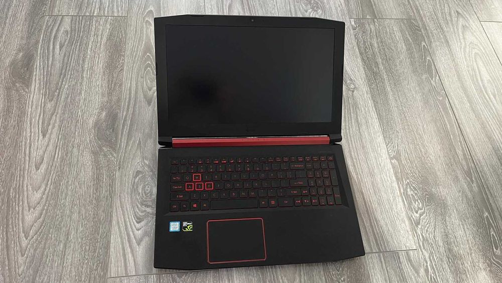 Laptop Acer Nitro 5 (AN515-52-512J) - in cutie cu bon de la Altex