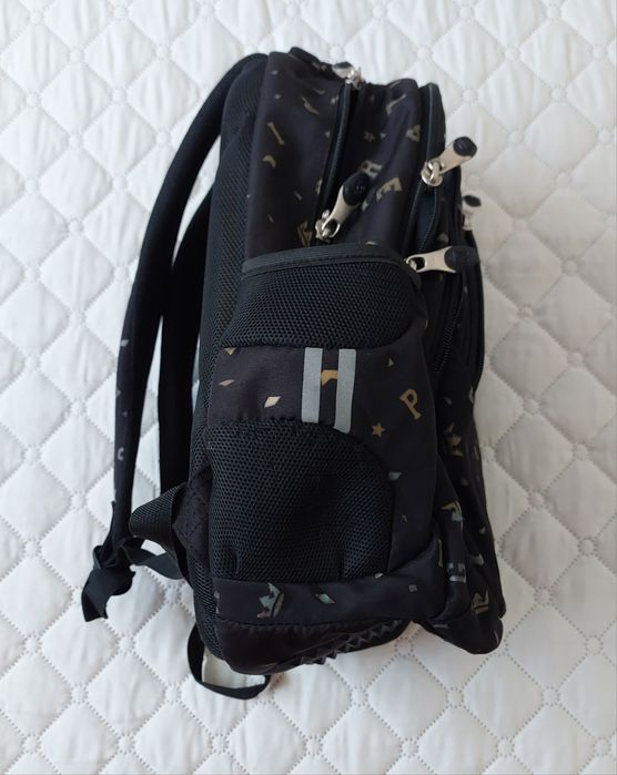 Продавам ученическа раница St. Right