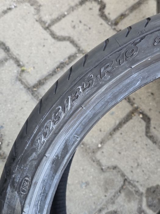 225 35 19 Pirelli