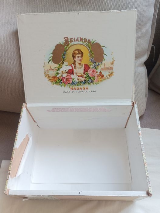 Кутия от пури и цигари