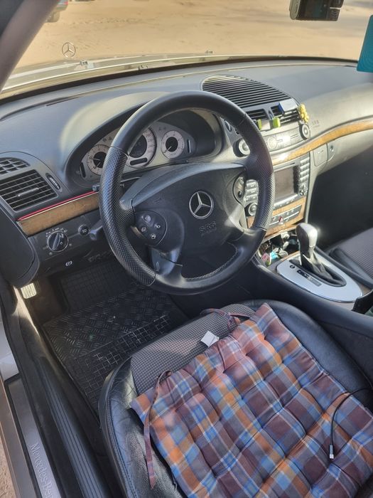Mercedes E class w211