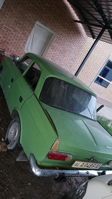 Moskivich 412 sotiladi