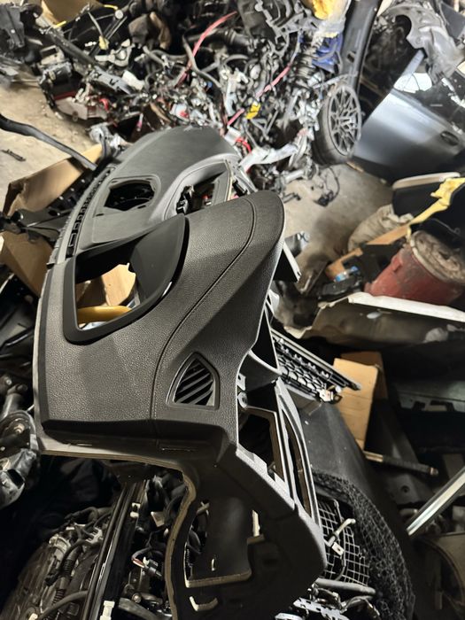 Bmw f30 f31 f32 f33 f36 табло с хедап перфектна