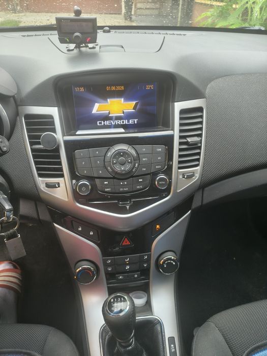 Vând Chevrolet Cruze