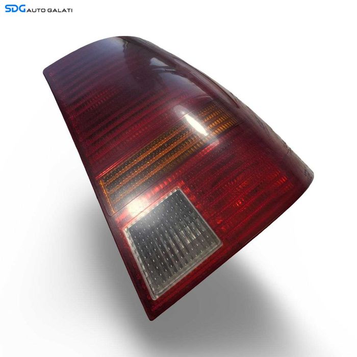 Stop Lampa Tripla Dreapta Volkswagen Bora Break Combi 1998 - 2005 Cod 1J9945096P ( Fisura in Coltul Dreapta Jos ) [L9960]