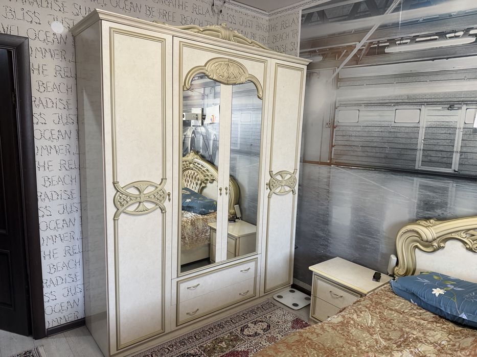 Спальный гарнитур