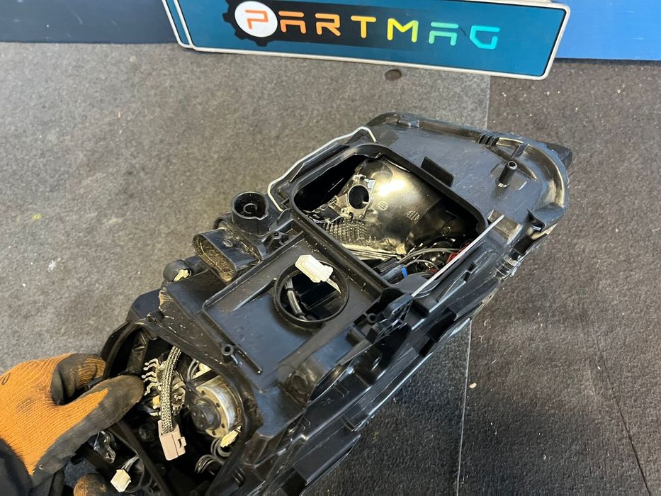 Ляв фар за Ауди AUDI Q5 8R0 Facelift ксенон 8R0941505 C