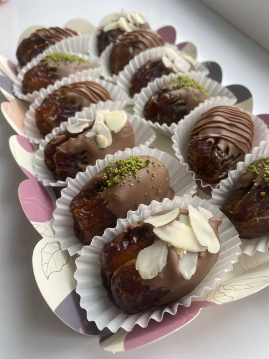 Финики в шоколаде