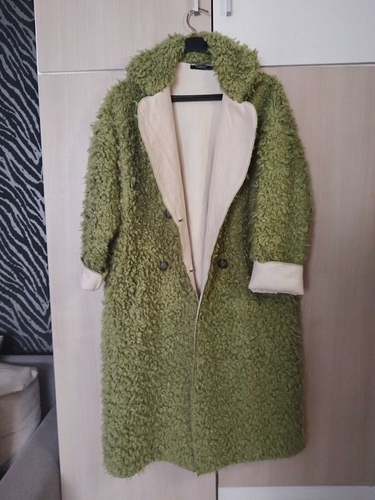 Елегантно палто в свеж цвят. Много актуално за сезона!