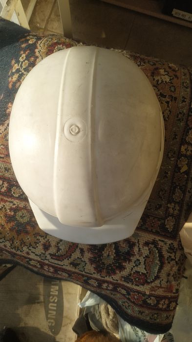 Продам каску для строительных работ