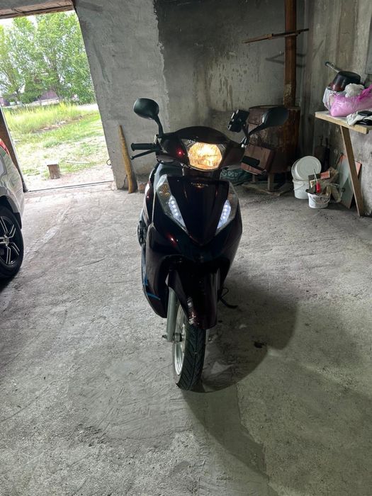 Продам скутер 125 кубов