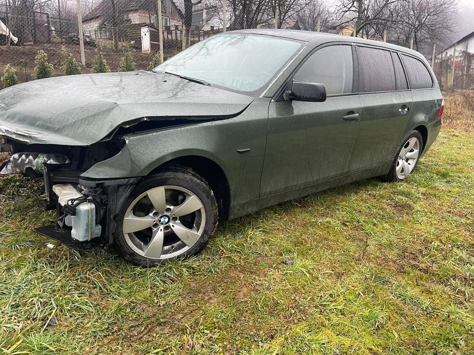 Dezmembrez bmw E61 530 diesel /far dreapta /Panoramic /jante 17/usi/