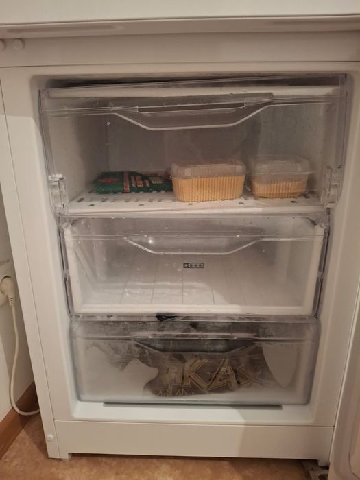Холодильник INDESIT