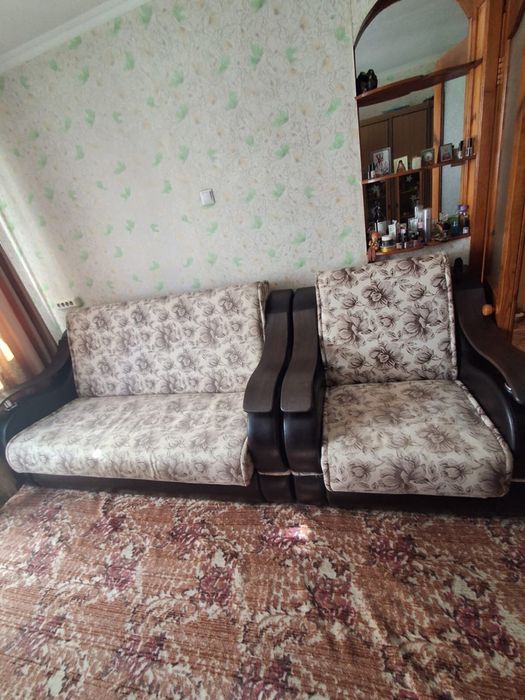 Продаю диван и два кресла