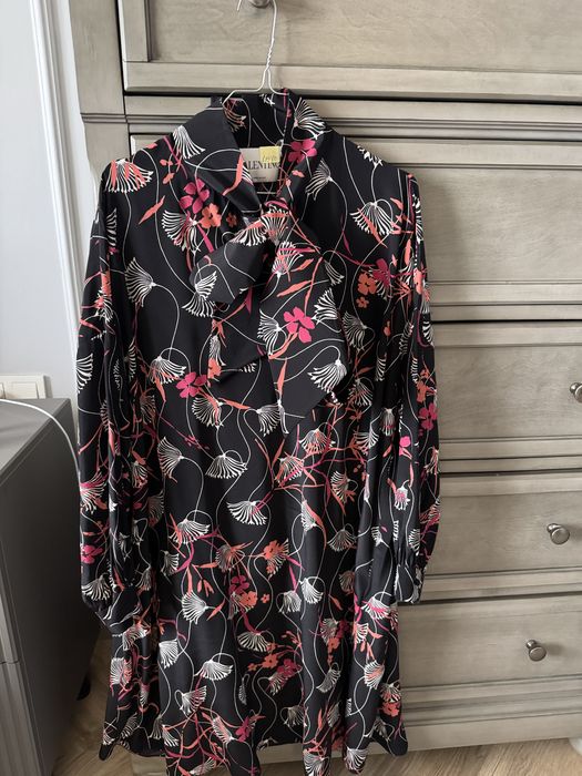 Платье от Valentino