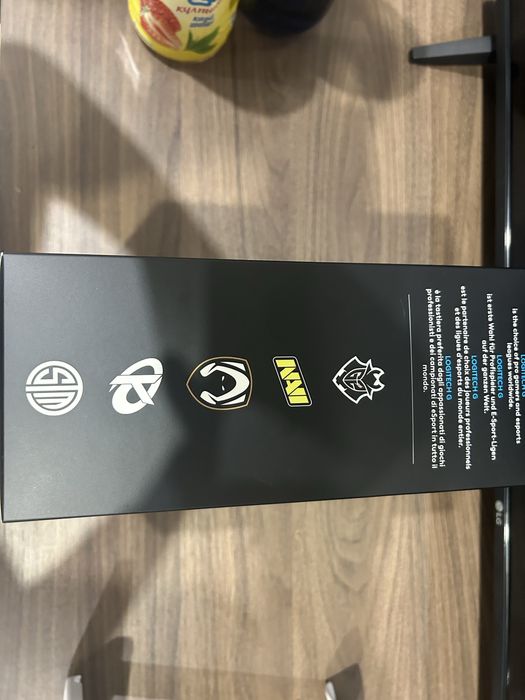 Продам наушники Logitech pro