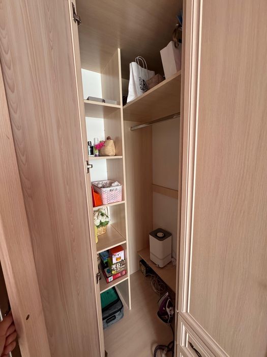 Продам Шкаф угловой