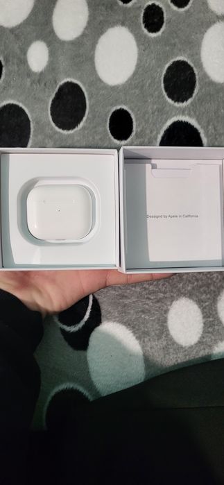 AirPods 3 originale – stare foarte bună