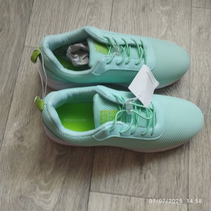 Нови дамски маратонки Reserved