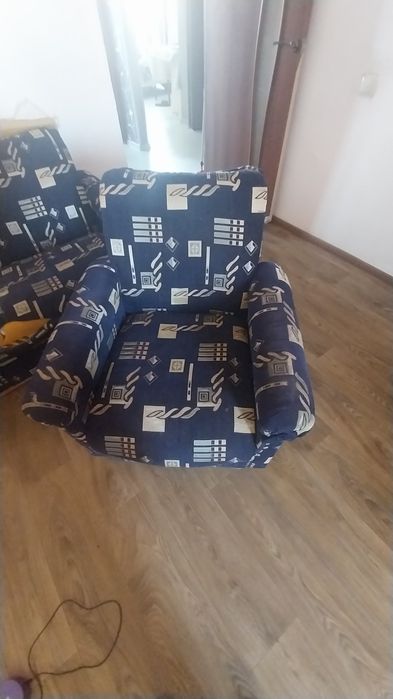 Отдам даром диван и кресла