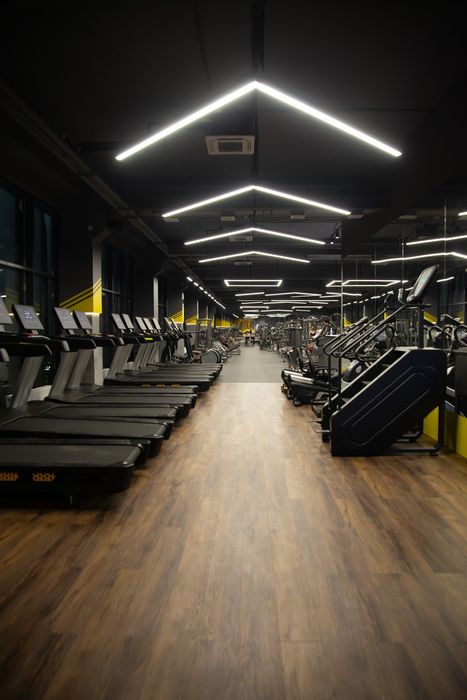 Сеть из 8 фитнес клубов