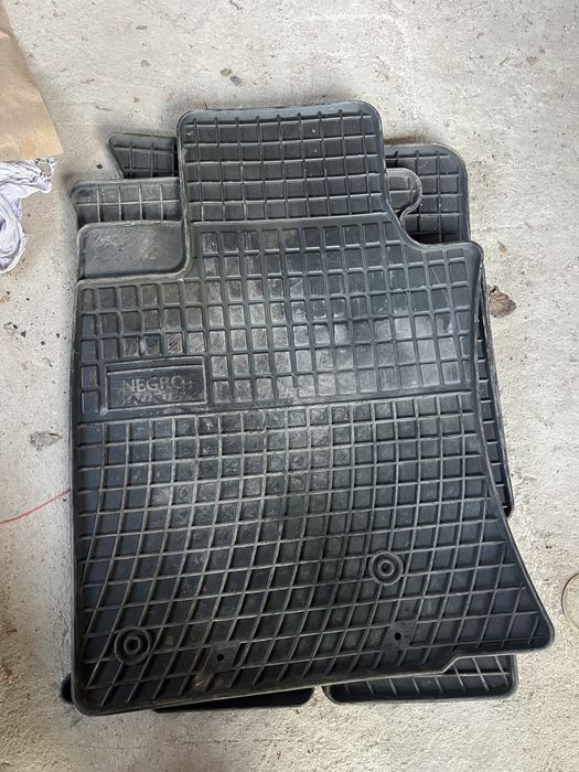 Полики на тайота прадо