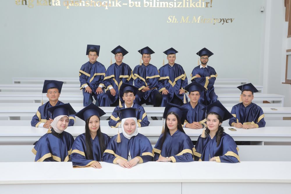 Mantiya , mantia , bitiruv kiyimi , libosi biiruvchi