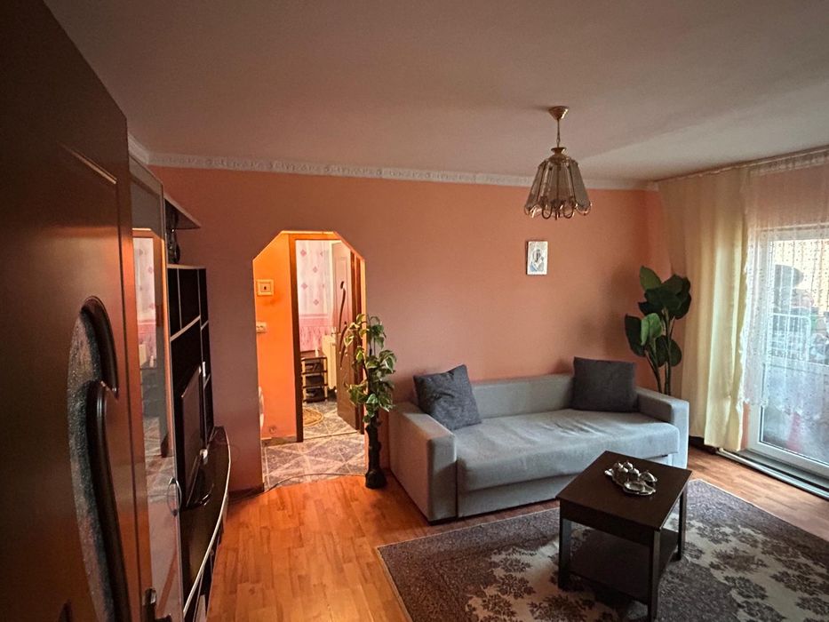 Vand apartament cu 2camere