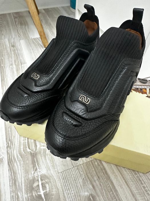 Продам крассовки Nursace