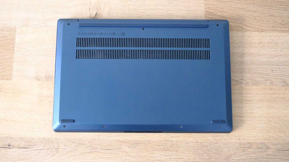 Laptop Lenovo IdeaPad 5 8GB RAM 500GB  IMPECABIL