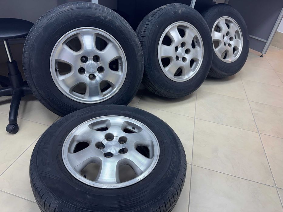 Оригинални джанти Toyota 16, с гуми Falken 215/70r16