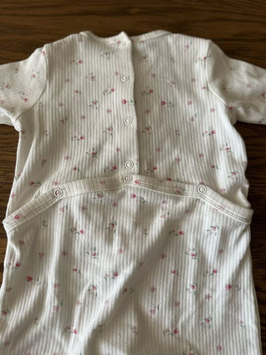 Комплект сладки бебешки дрешки в нежни цветове