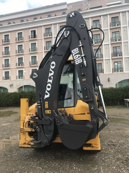 Inchiriere Buldoexcavator