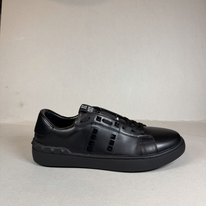 Valentino Garvani Sneaker "Black"! НОВИ!
