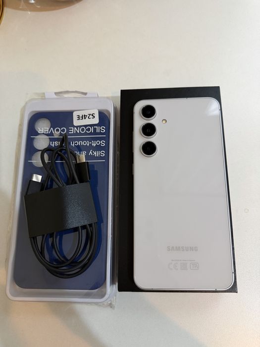 Samsung S24FE 256гб серый