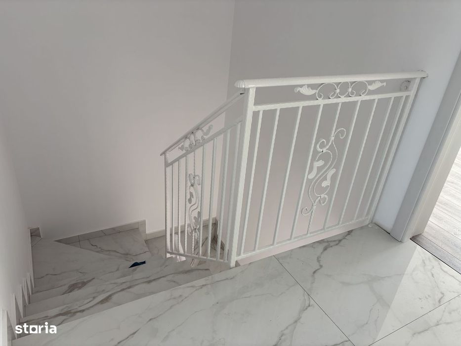 De vânzare casă P+1E tip duplex
