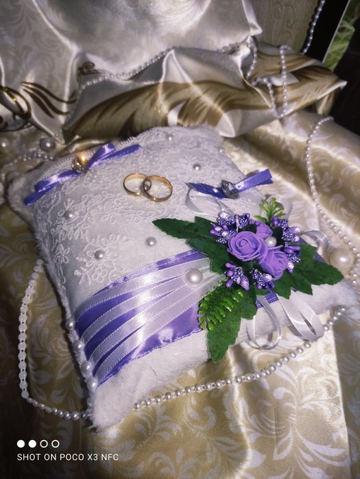 Свадебные бокалы и подушечки для колец