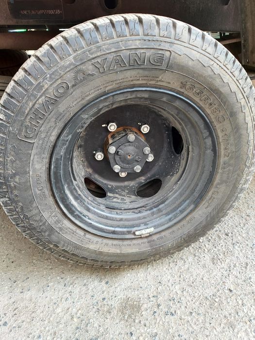 Продам резину CHAO YANG 165R13C