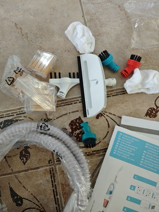 Aspirator vertical cu abur Rowenta Clean & Steam Multi RY8544WH, 1700