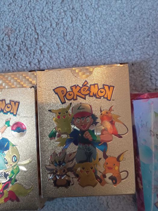 Set 137 carti Pokémon