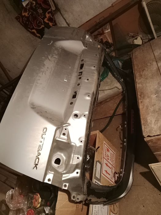 Крышка багажника Subaru