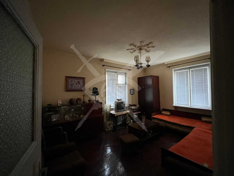 Продава се Двустаен апартамент в Пловдив, Център - 75 кв.м за 2054 €/кв.м - Снимка #10