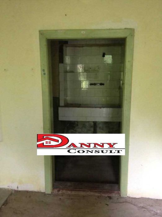 Двуетажна стара къща с двор в с. Обединение - обл. Велико Търново