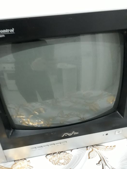 Продам цветной  телевизор