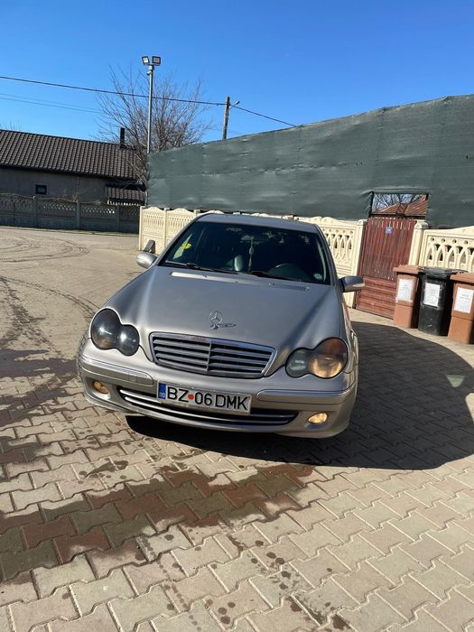 Vând Mercedes Benz